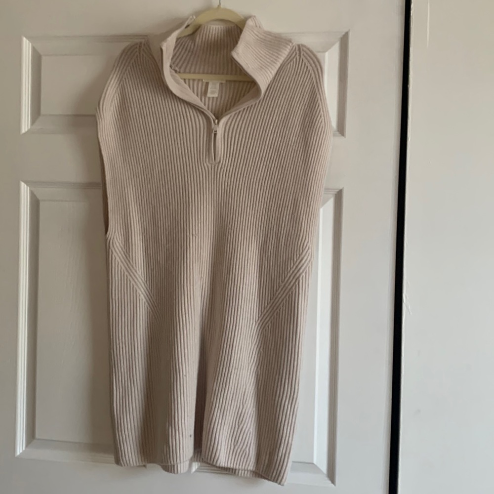 Cream H&M oversized sweater vest